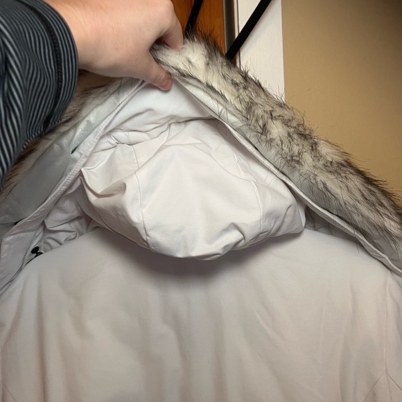 1 Madison Expedition White Quilted Parka with Faux Fur Trim - Picture 3 of 16